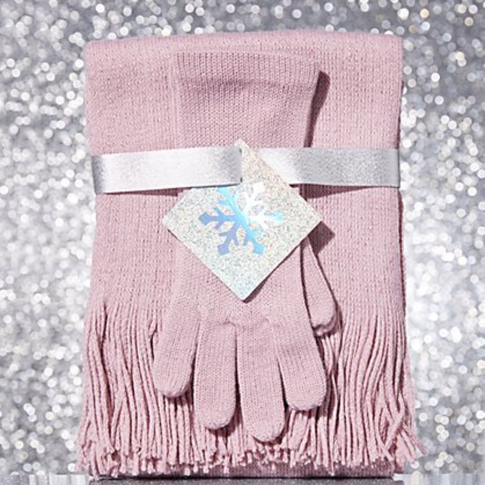 NY & Co 2 Piece Textured Knit Scarf & Gloves NWT